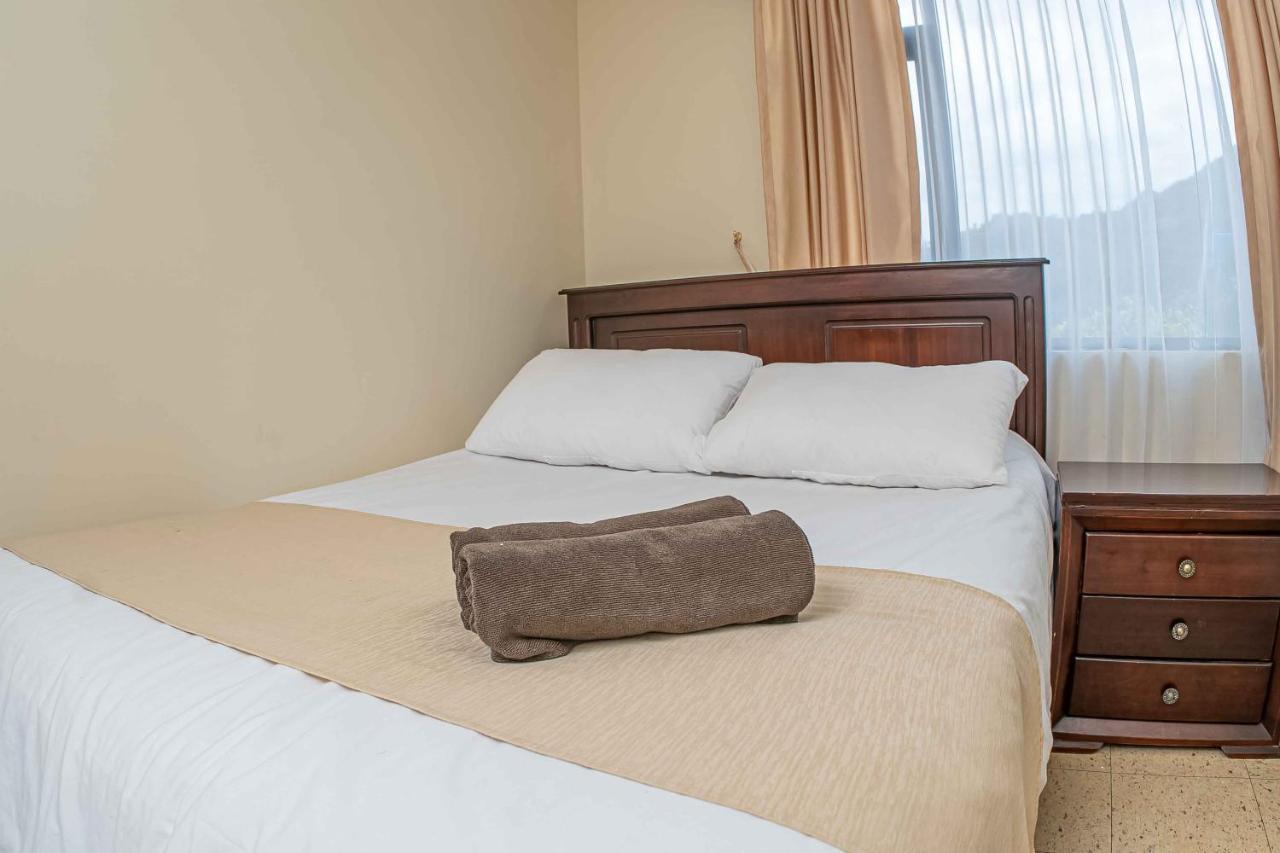 Hotel Tungurahua Baños Buitenkant foto